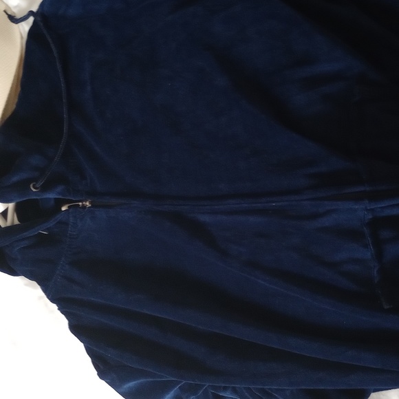 Tracksuit - Picture 8 of 8